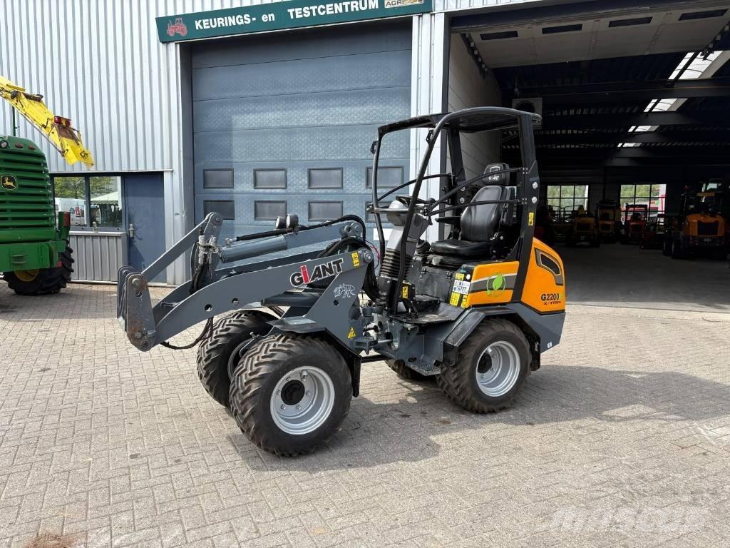 Giant G2200 E Xtra Mini utovarivači