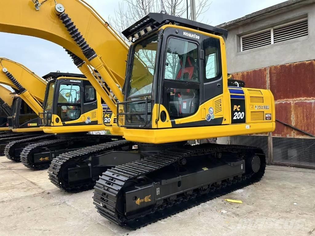 Komatsu 200 Bageri gusjeničari