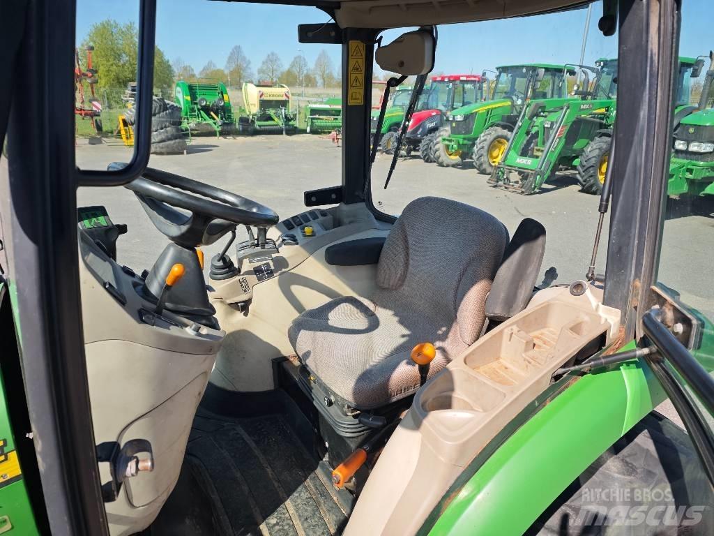 John Deere 3720 Kompaktni (mali) traktori