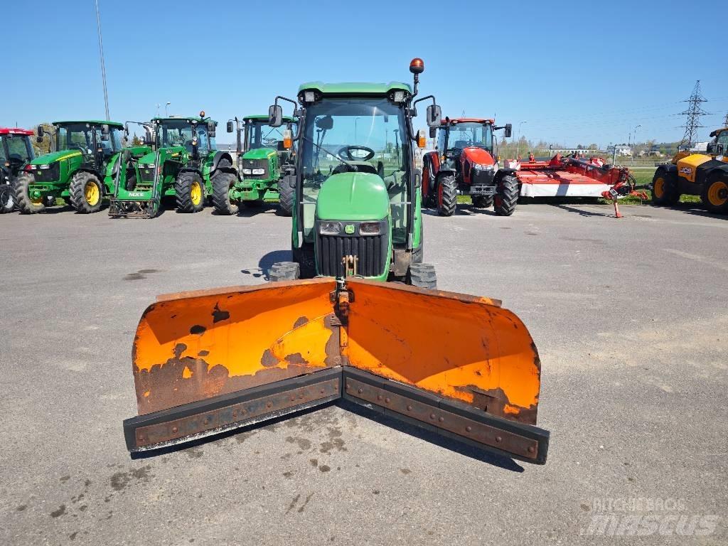 John Deere 3720 Kompaktni (mali) traktori