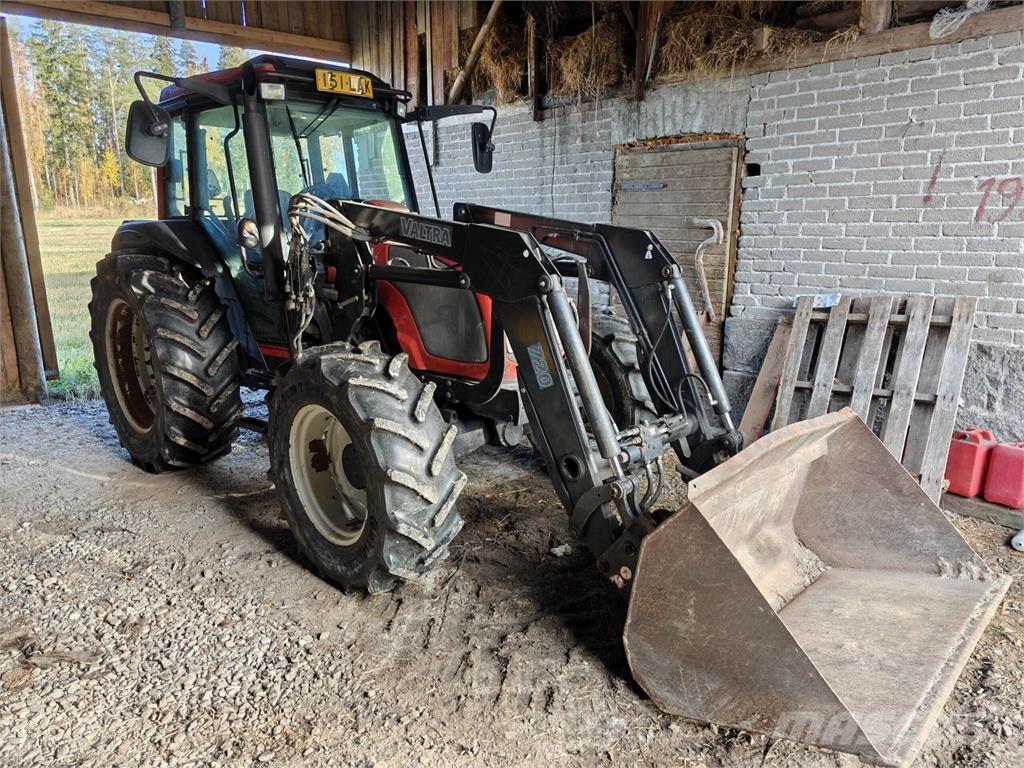 Valtra A95N Traktori