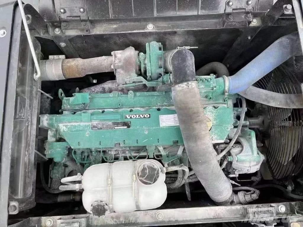 Volvo ec240 Bageri gusjeničari