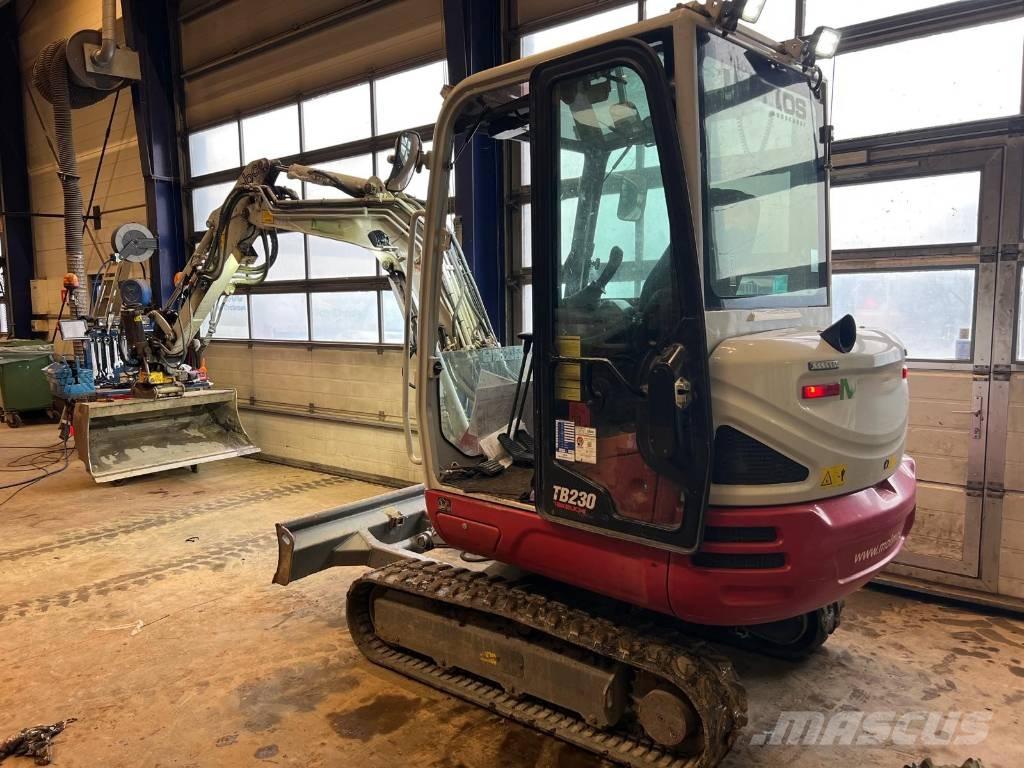 Takeuchi TB 230 Mini bageri <7t
