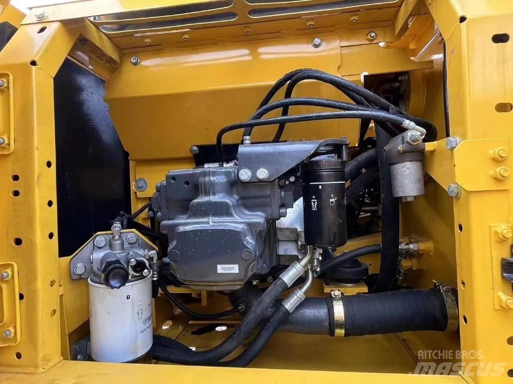 Komatsu pc220 Bageri gusjeničari