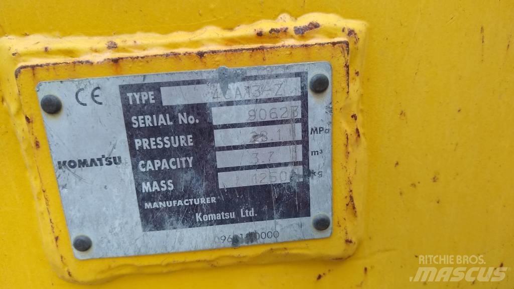 Komatsu D65PX-18 Buldožeri gusjeničari