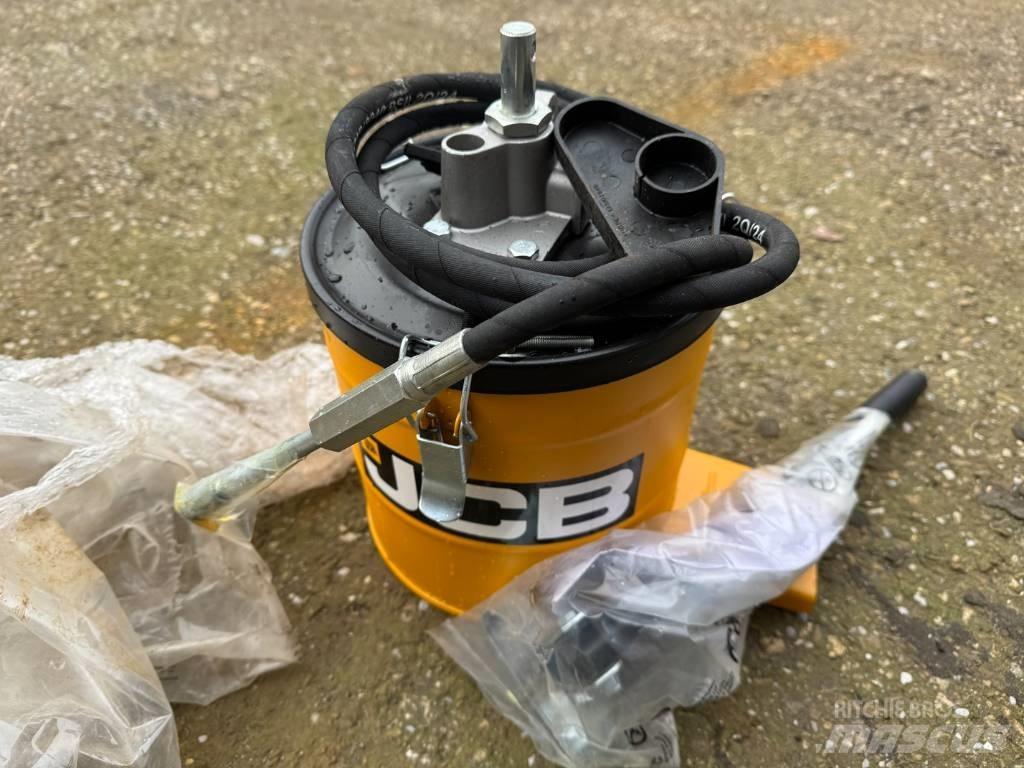 JCB 3 DX 4X4 ( UNUSED ) Utovarni rovokopači