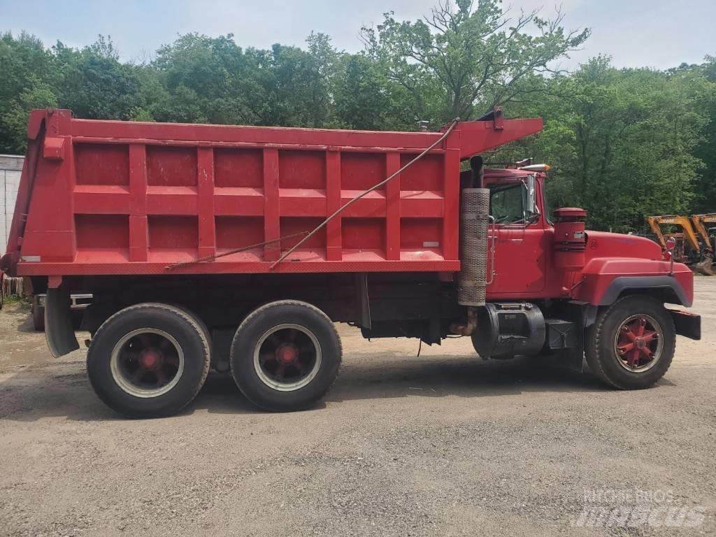 Mack RD 690 SX Kiper kamioni