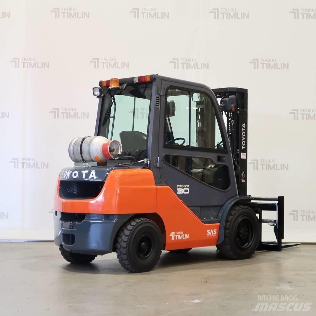 Toyota 02-8FGF30 Plinski viličari