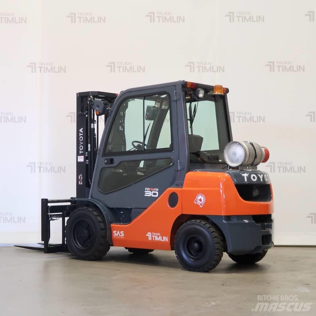 Toyota 02-8FGF30 Plinski viličari