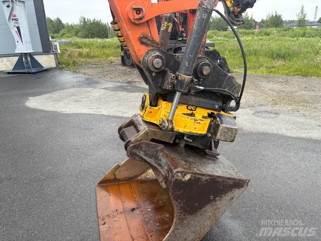Hitachi ZX135US-3 Bageri gusjeničari