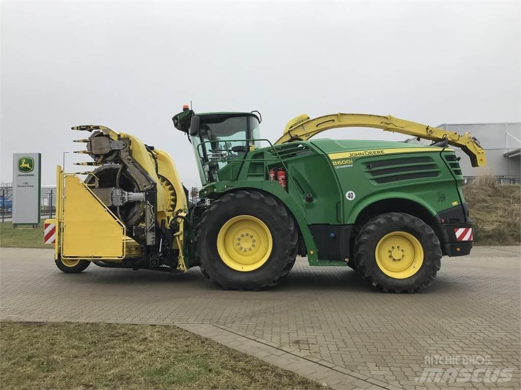 John Deere 8600 Strojevi za krmu na vlastiti pogon