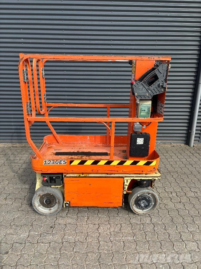 JLG 1230 ES Vertikalne radne podizne platforme
