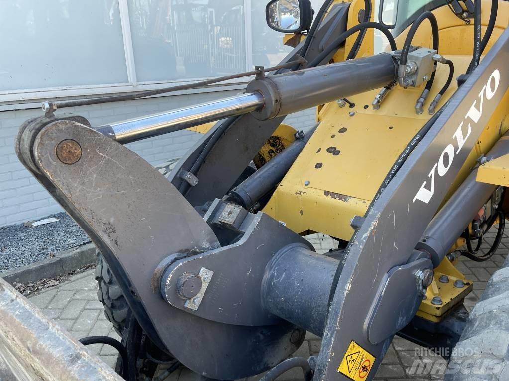 Volvo L 30 G     2018     CE Utovarivači na kotačima