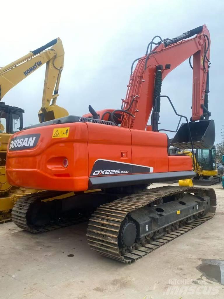 Doosan DX 225 LC Bageri gusjeničari