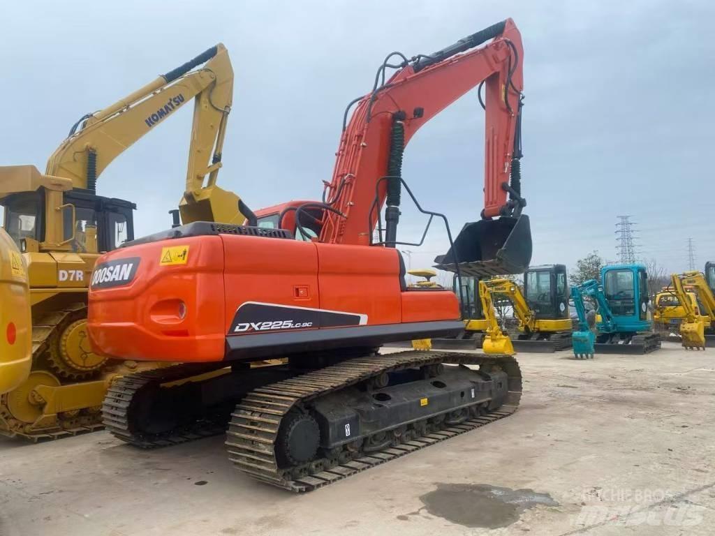 Doosan DX 225 LC Bageri gusjeničari
