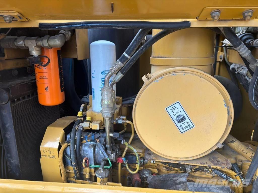 CAT D 6 N LGP Buldožeri gusjeničari