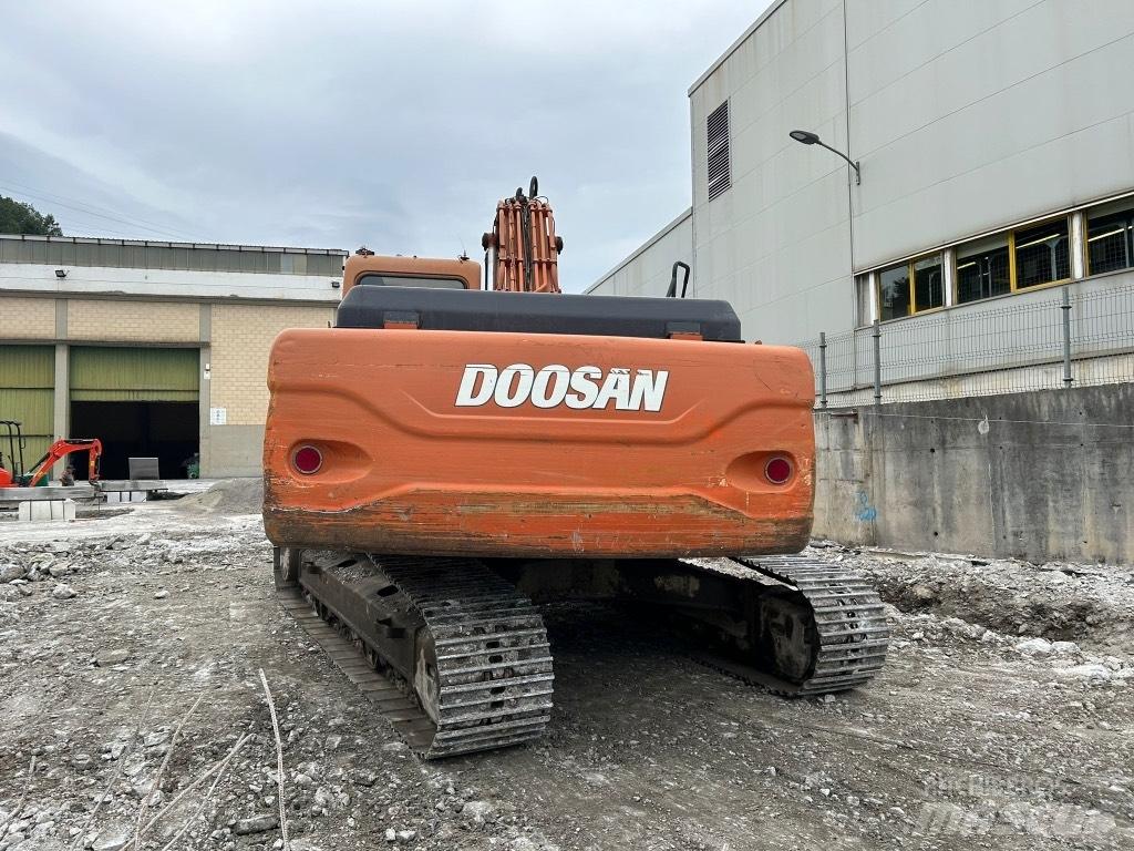 Doosan DX 255 LC Bageri gusjeničari