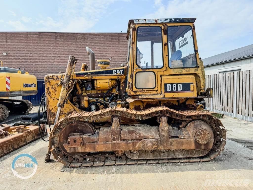CAT D6D Buldožeri gusjeničari