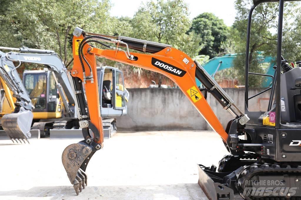 Doosan DX 17 Bageri gusjeničari