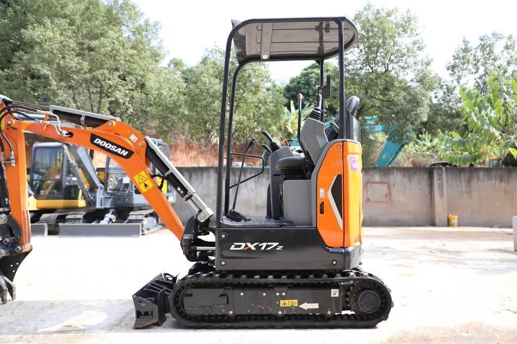 Doosan DX 17 Bageri gusjeničari