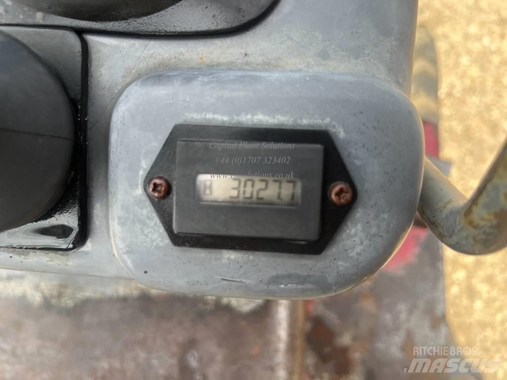 Takeuchi TB 108 Mini bageri <7t