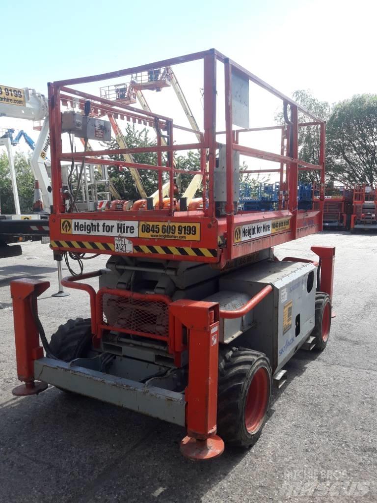 SkyJack SJ 6832 RT Škaraste platforme