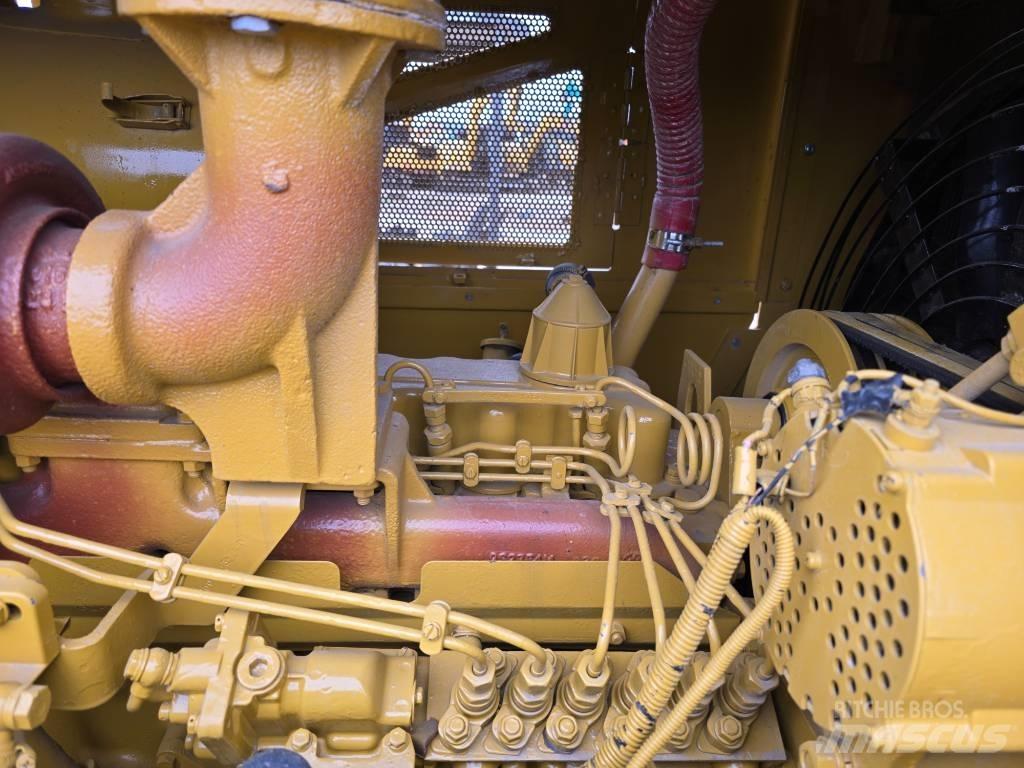 CAT D7G Buldožeri gusjeničari