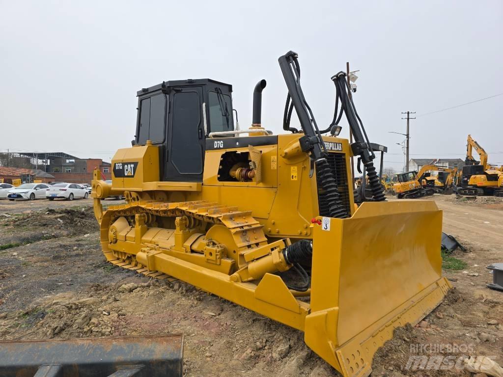CAT D7G Buldožeri gusjeničari