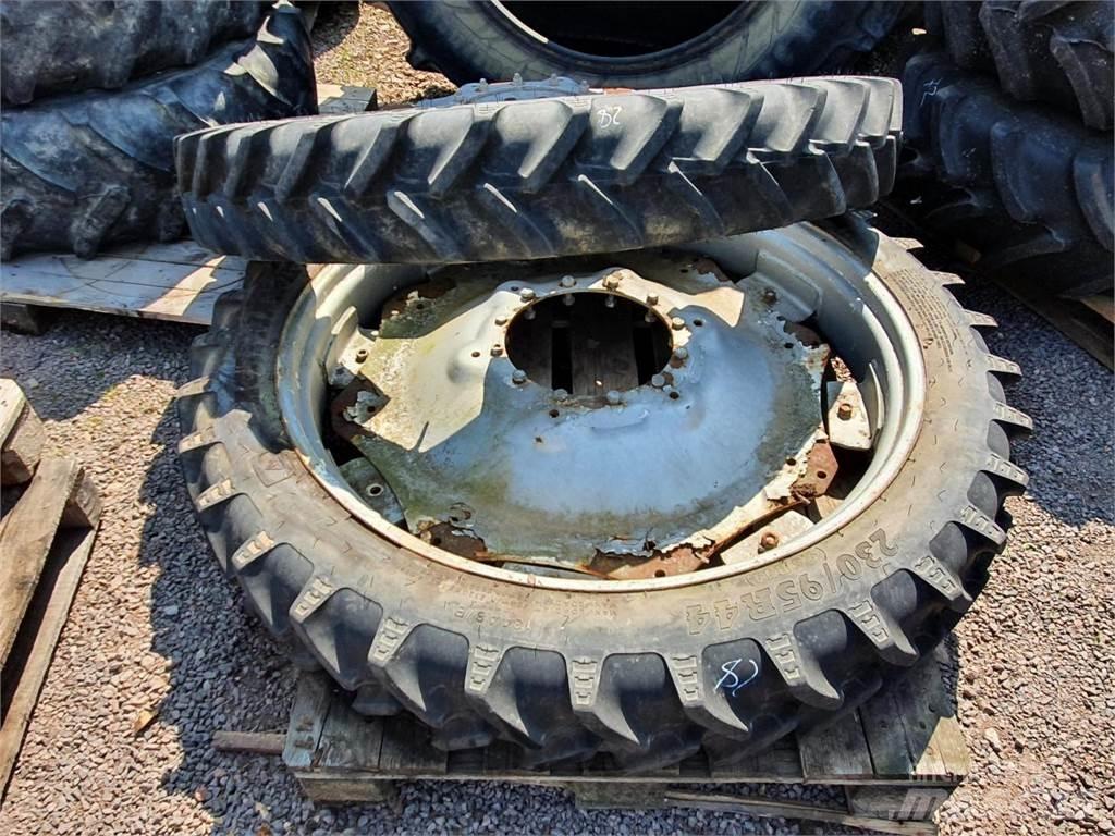 BKT 230/95R44 x2 Gume, kotači i naplatci