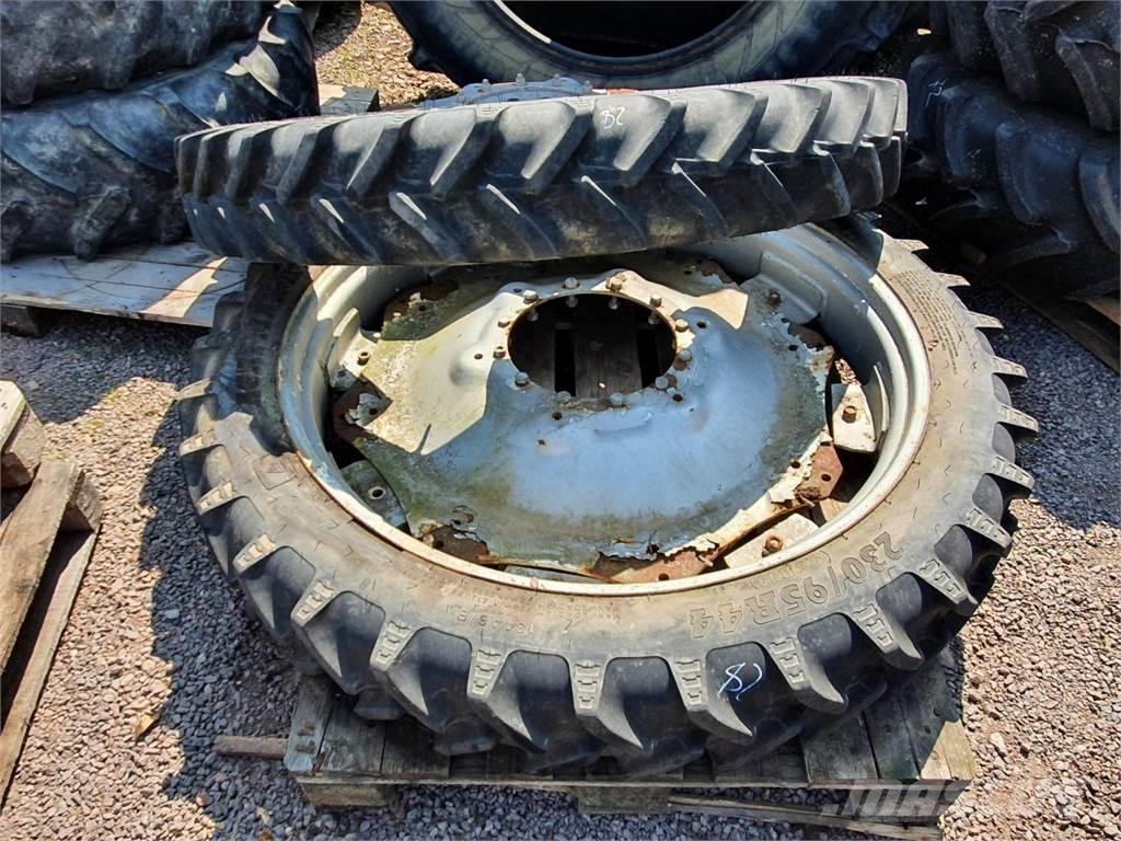 BKT 230/95R44 x2 Gume, kotači i naplatci