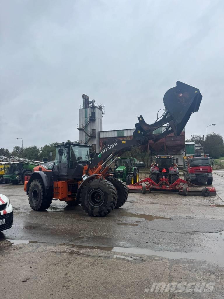 Hitachi ZW220 Utovarivači na kotačima