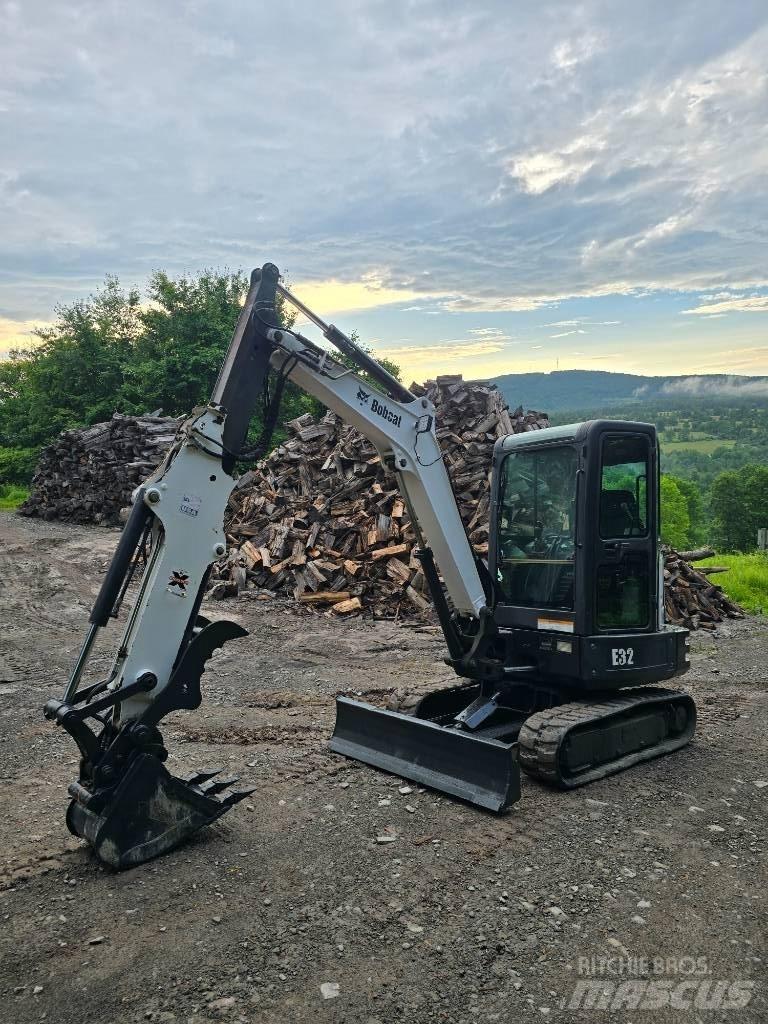 Bobcat E 32 Mini bageri <7t