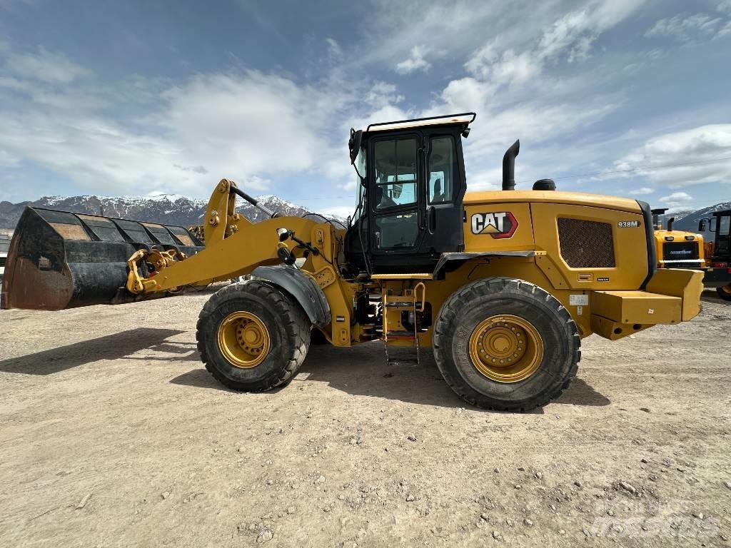 CAT 938M Utovarivači na kotačima