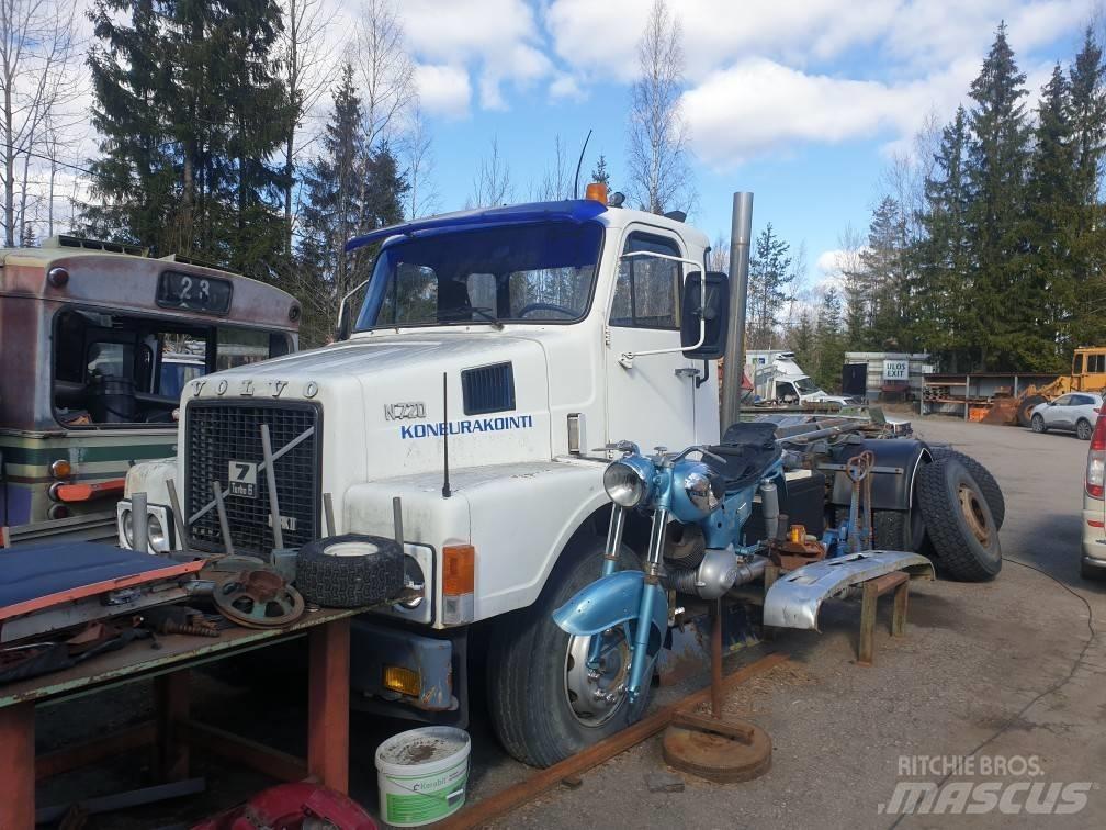 Volvo N7 4X2 Demontažnii kamioni za podizanje kabela