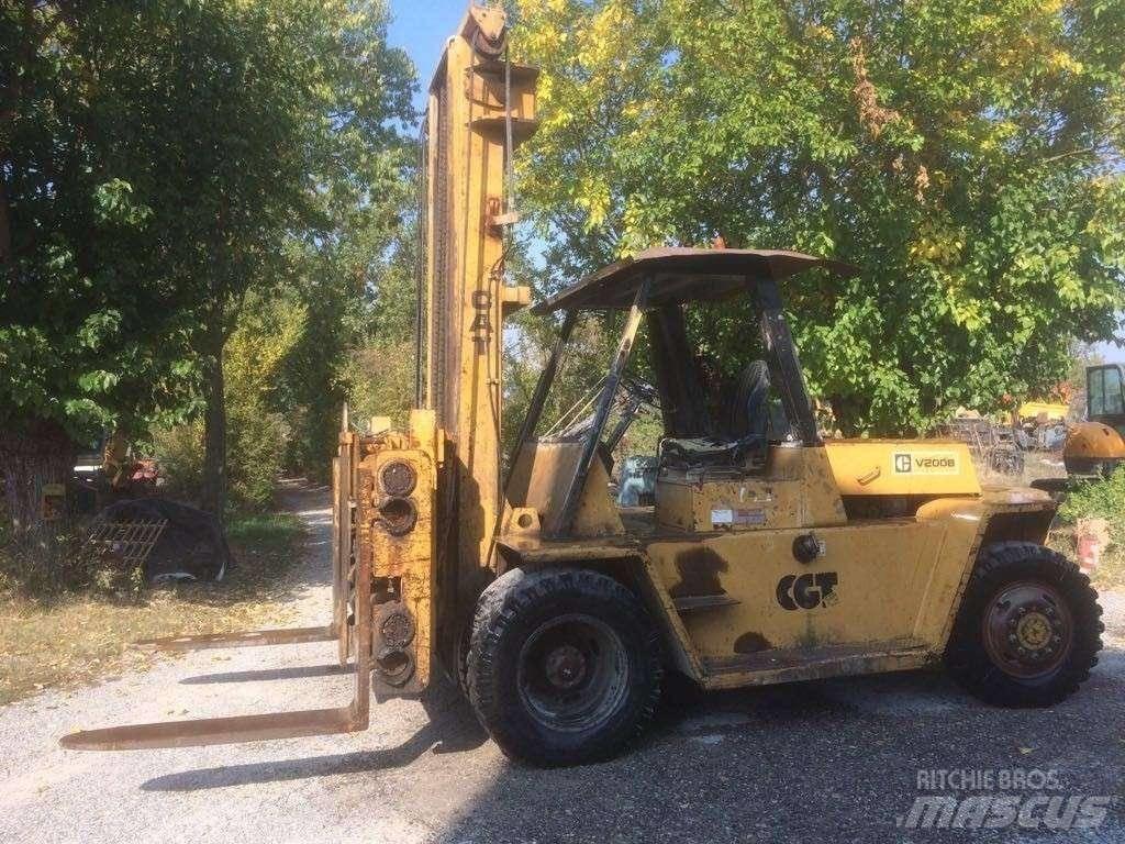CAT V 200 B Dizelski viličari