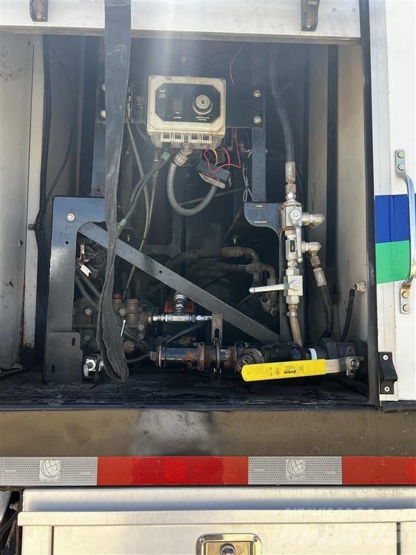 Kenworth T880 Kombiji / vakuumski kamioni