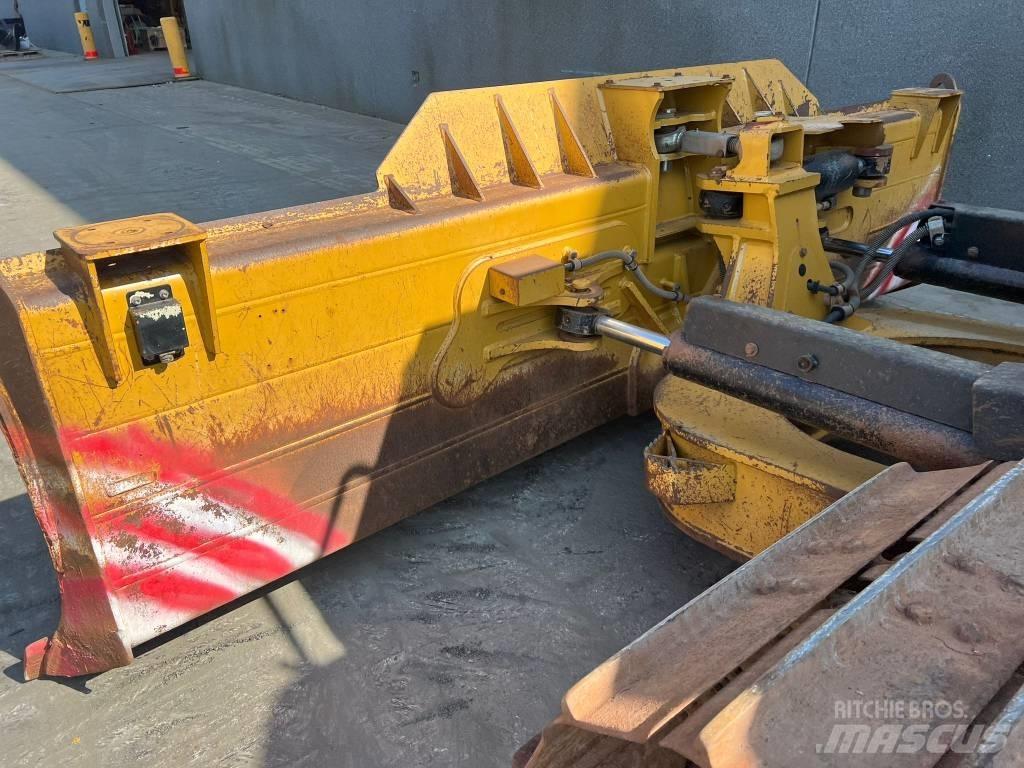 CAT D 6 N LGP Buldožeri gusjeničari
