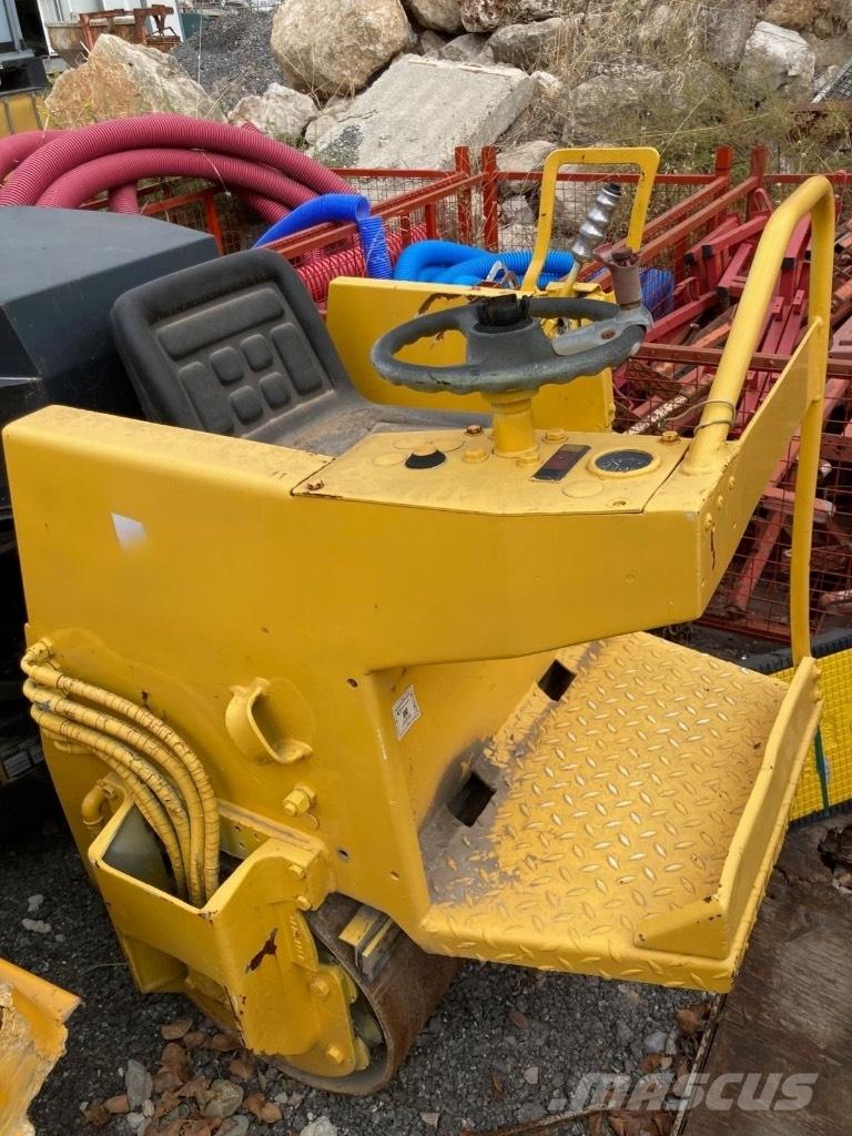 Bomag BW 75 AD Valjci sa dvojnim bubnjem