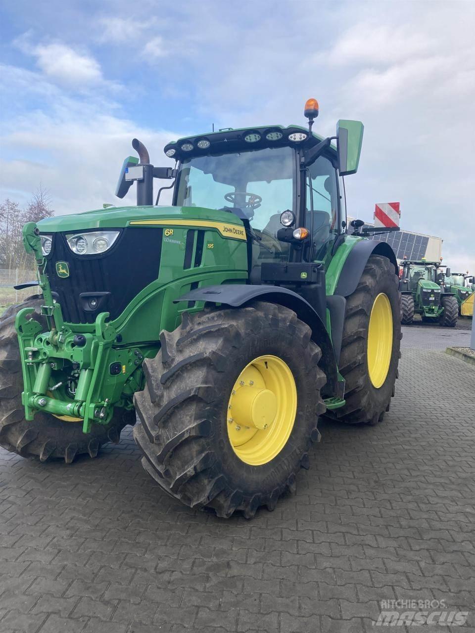 John Deere 6R 195 Traktori