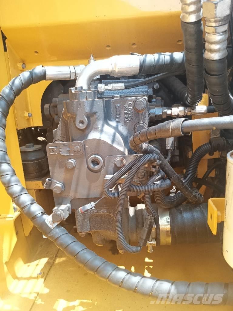 Komatsu PC 130 Bageri gusjeničari
