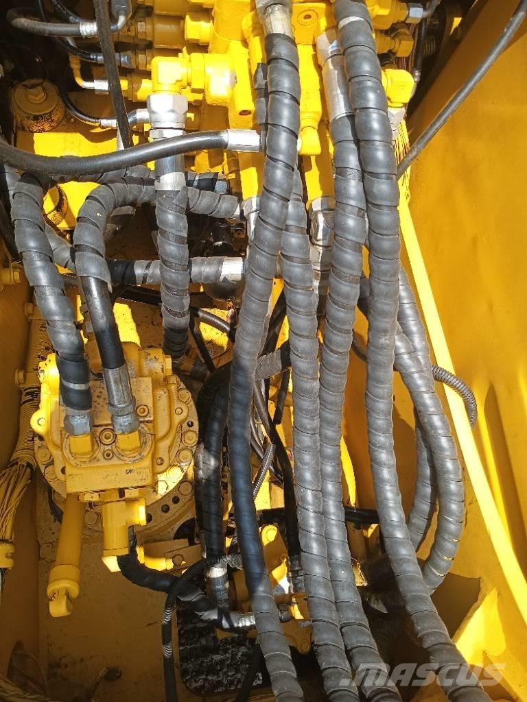 Komatsu PC 130 Bageri gusjeničari