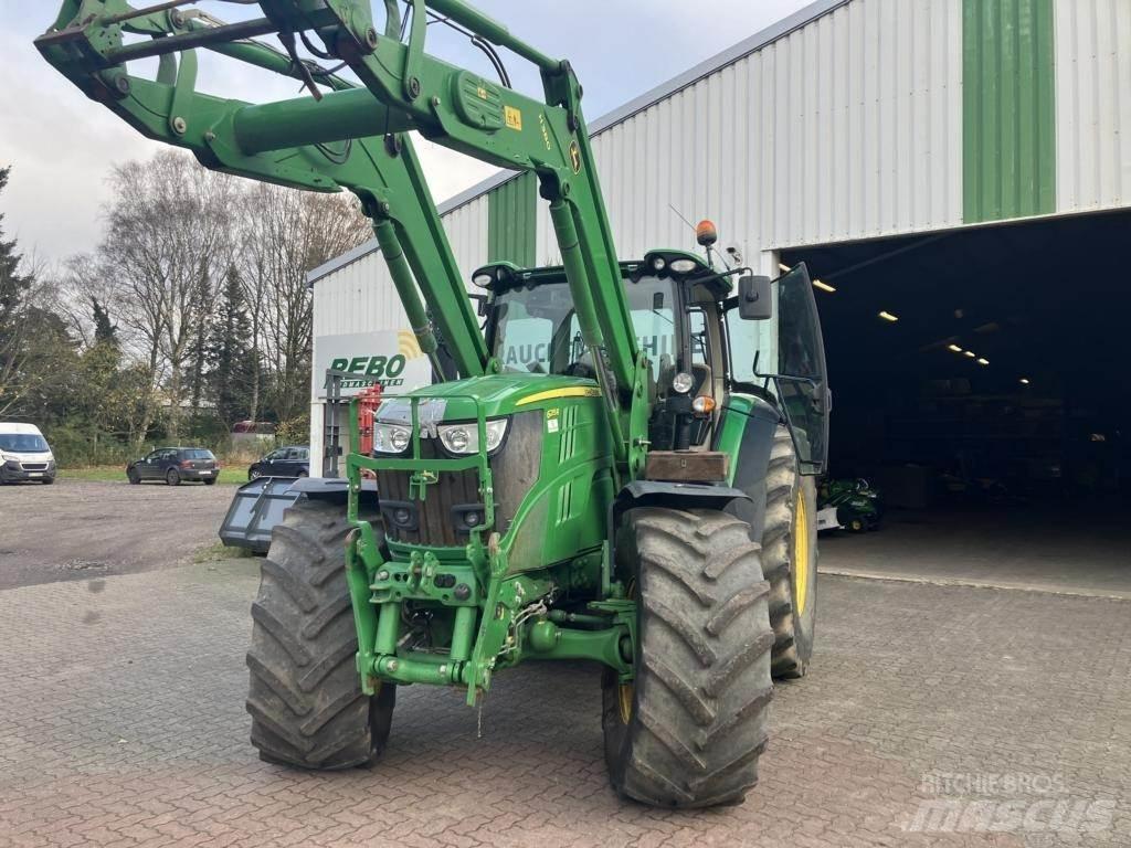 John Deere 6215R Traktori