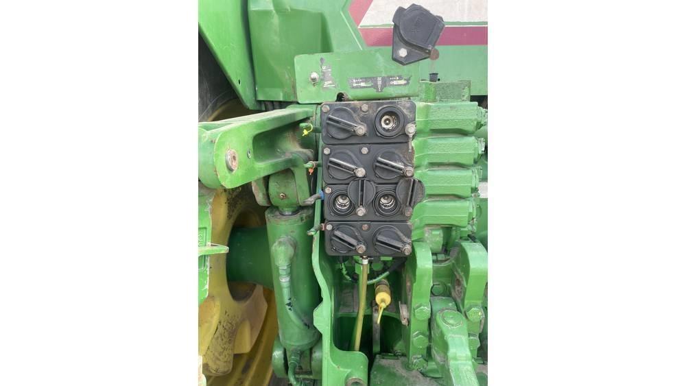 John Deere 8410 Traktori