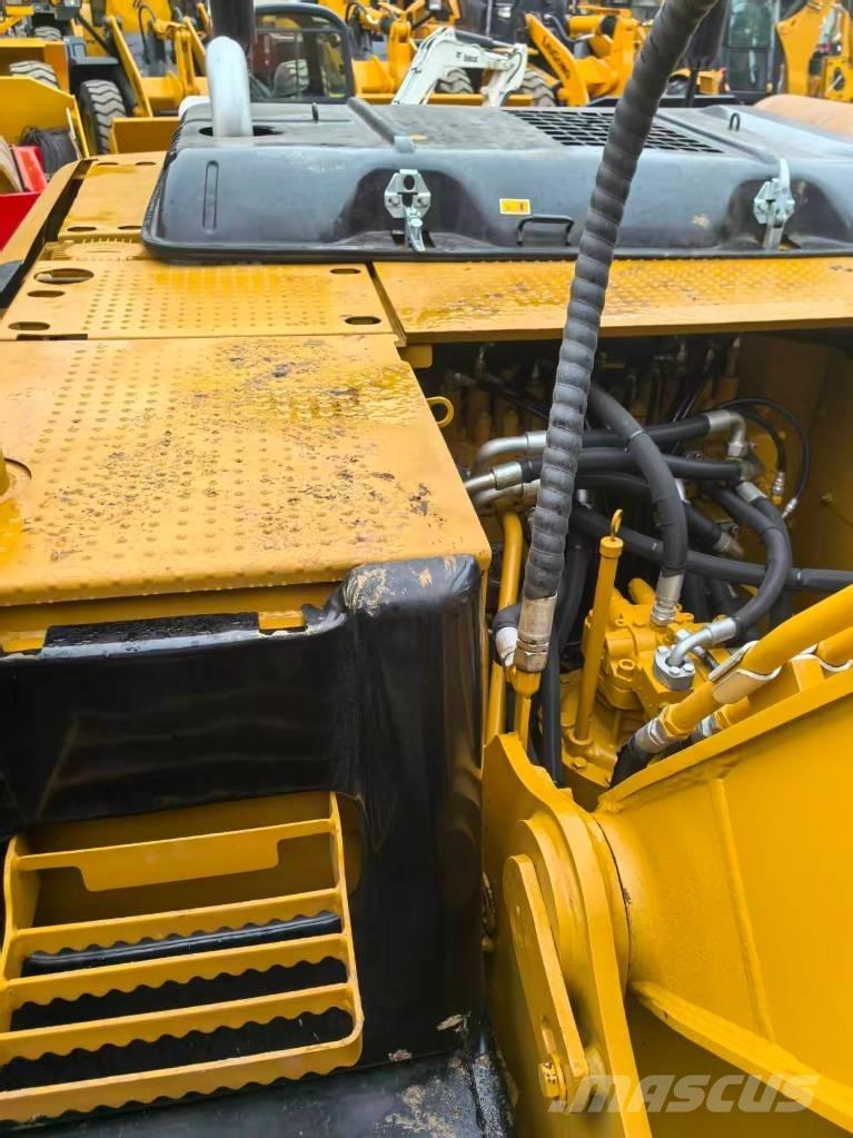 CAT 320D2 Bageri gusjeničari