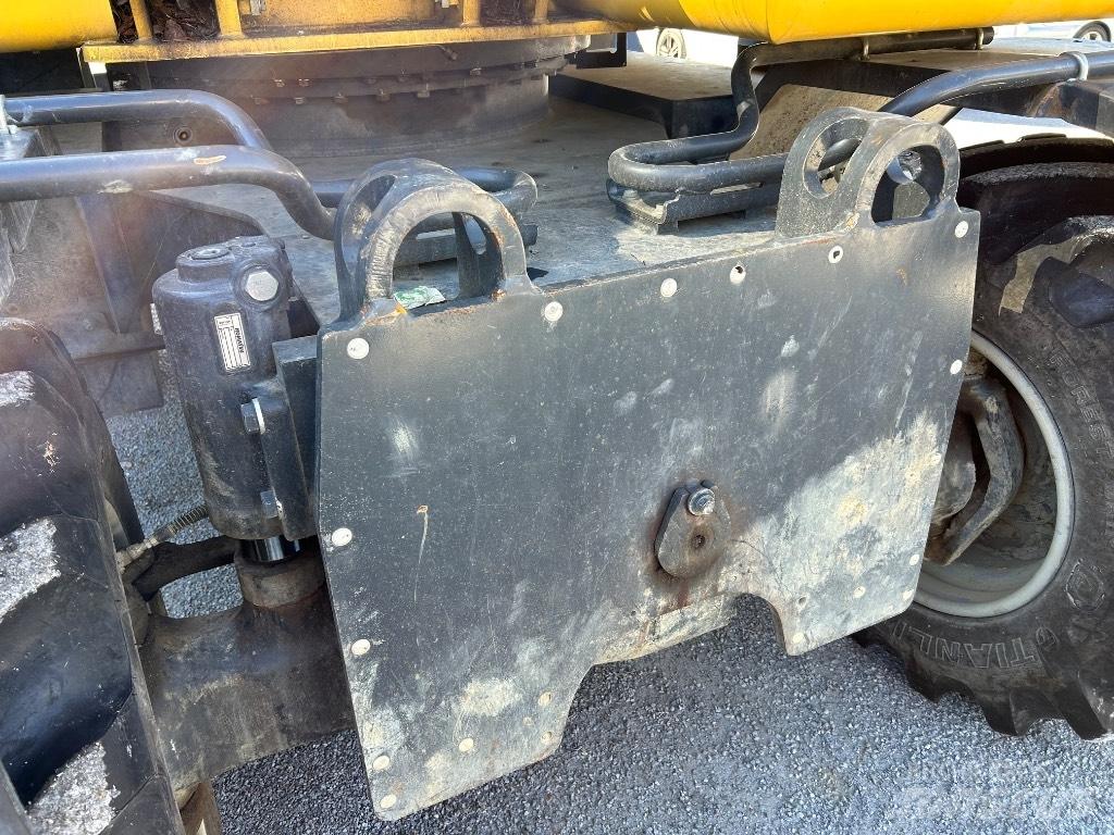 Komatsu PW148 -10 Bageri na kotačima