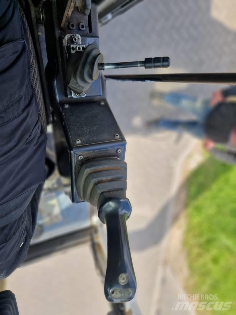 Fuchs MHL 331 Bageri za manipuliranje materijalom / otpadom