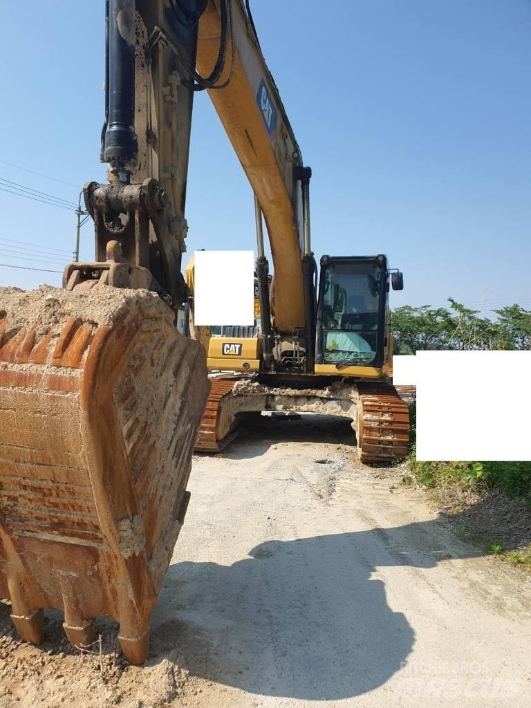 CAT 330F Bageri gusjeničari