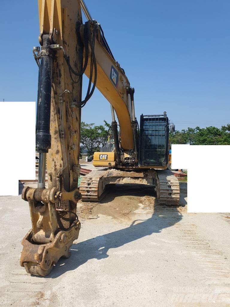 CAT 330F Bageri gusjeničari