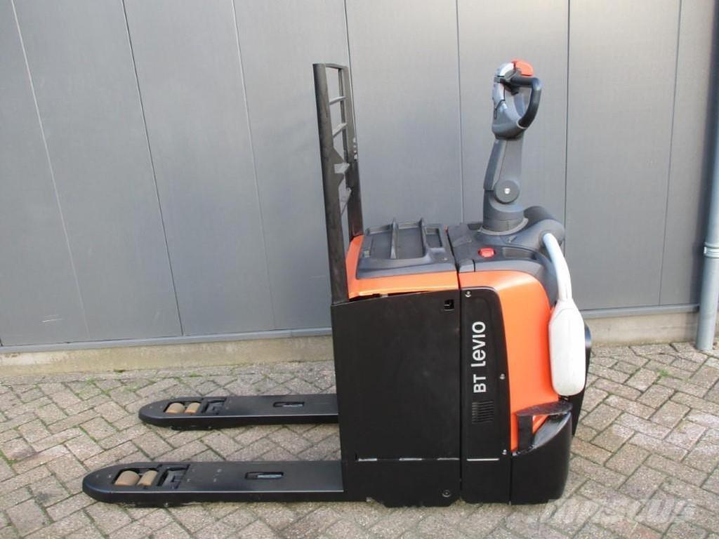 Toyota LPE250 Nisko podizni električni viličar sa platformu