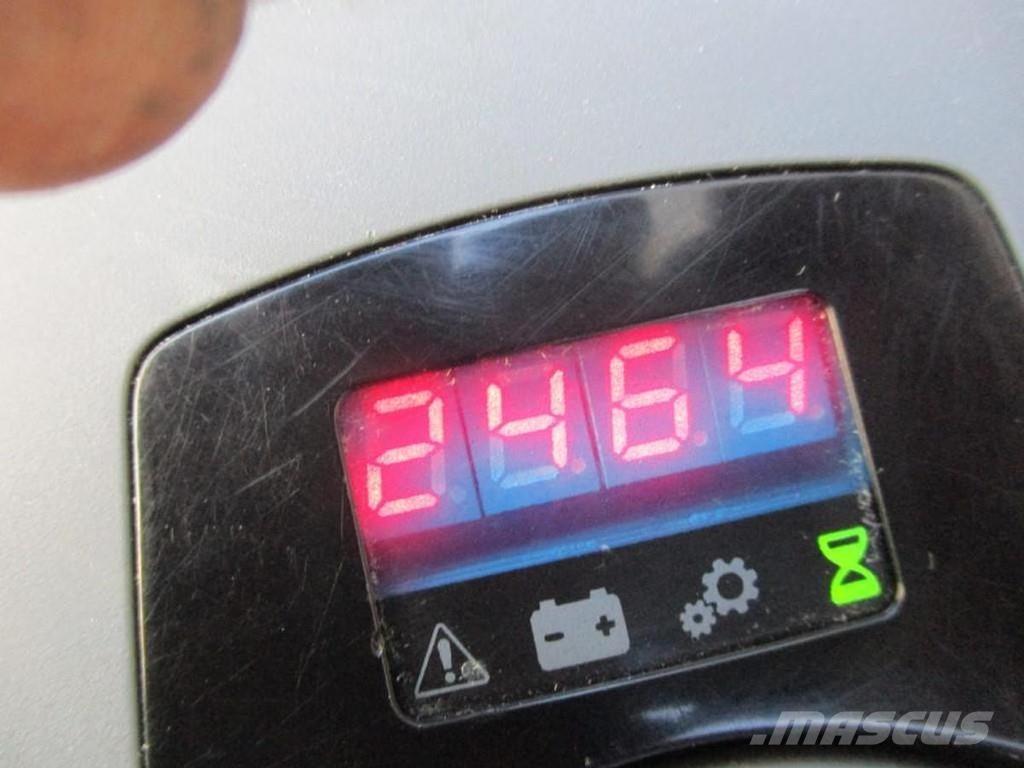 Toyota LPE250 Nisko podizni električni viličar sa platformu